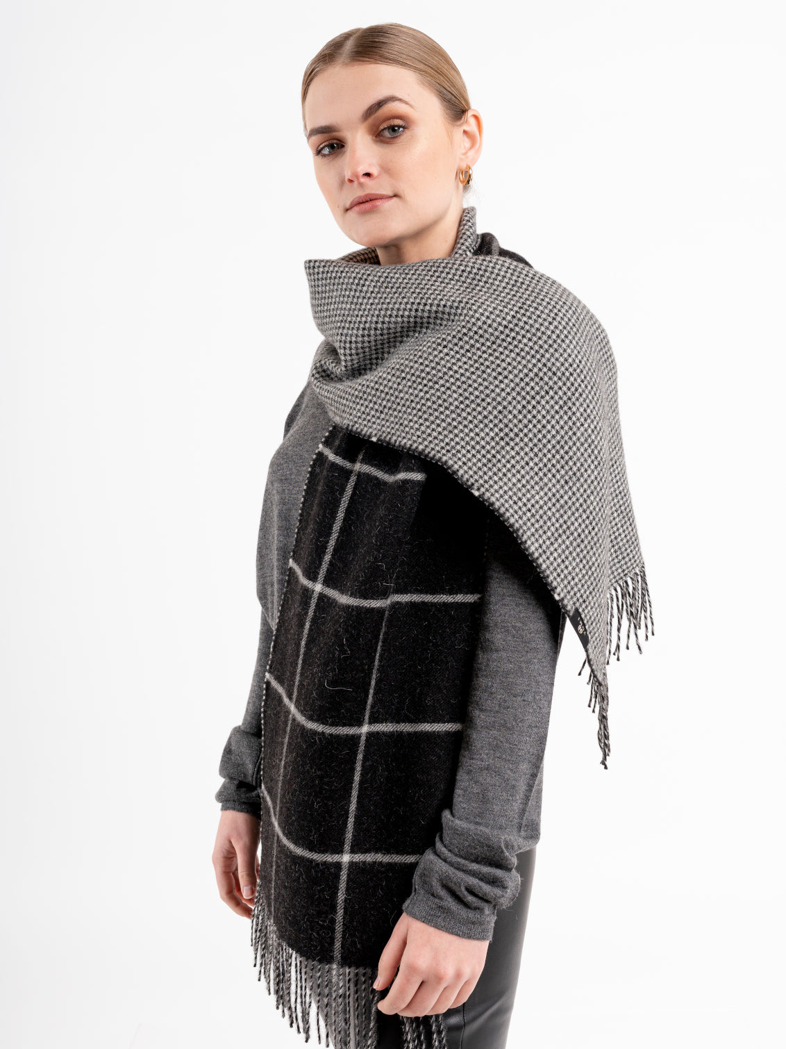 Dalcielo Baby Alpaca Windowpane Double Side Scarf